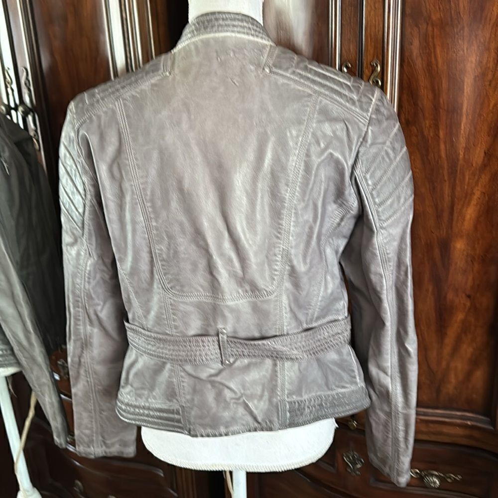 Guess Leather Jacket. - Picture 2 of 11